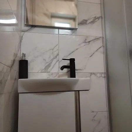 Studio Apartman Oboj Maksimir Self Check In Zagabria Esterno foto