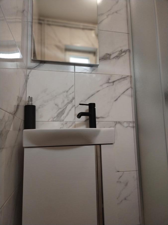Apartment Oboj Maksimir Self Check In Zagreb